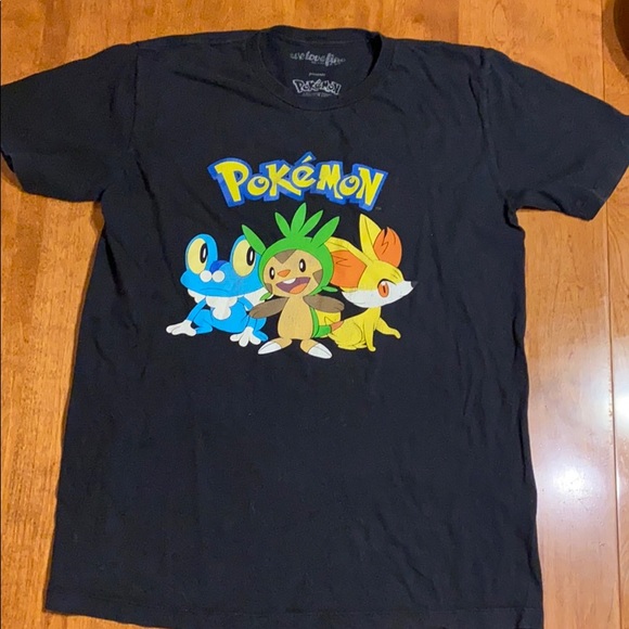 Pokémon black T-shirt - Picture 1 of 4